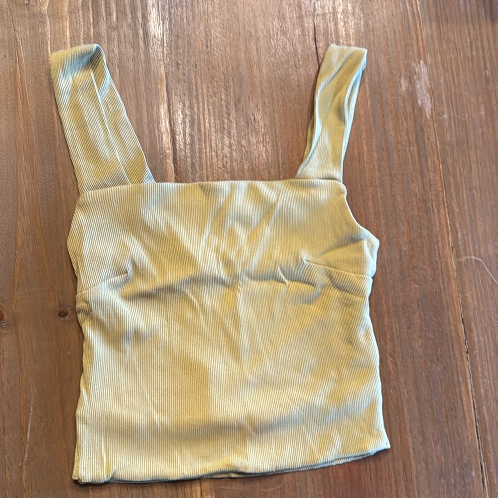 Illa illa open back light green cropped top, open back, size medium.